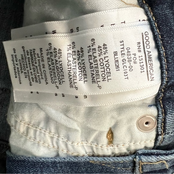 Good American Good Legs Crop Sz 00/35 distressed - Picture 9 of 9